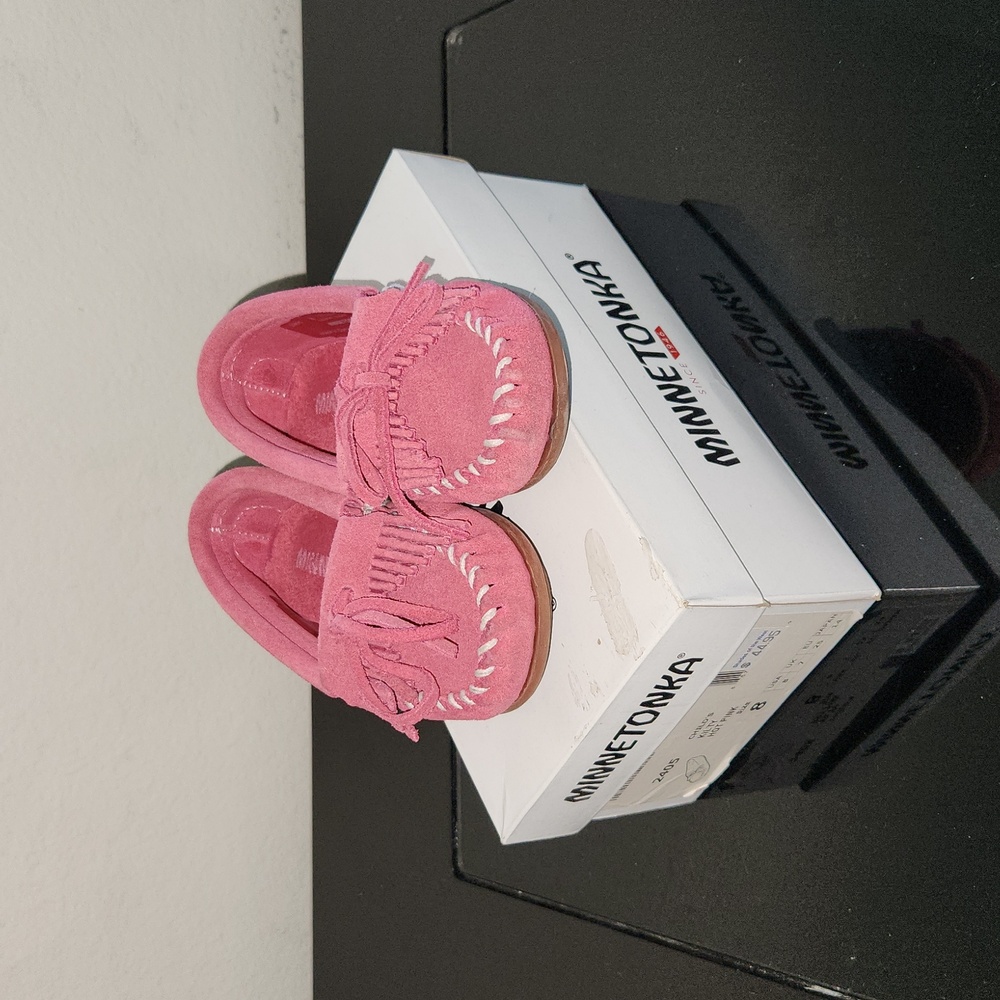 Minnetonka pink moccasins